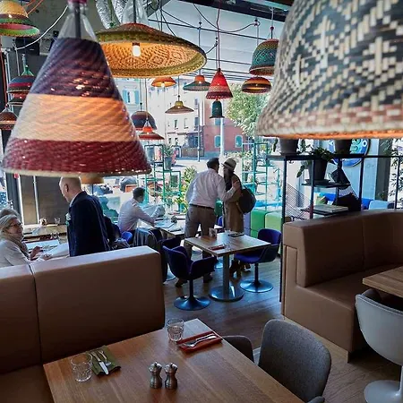 Hotell 25hours Langstrasse 4*