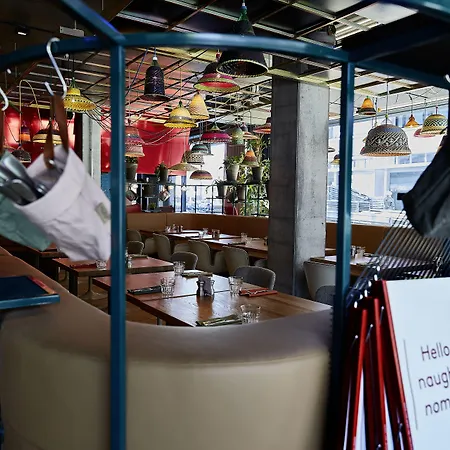 25 آورز آم هاوبتباهنهوف فندق