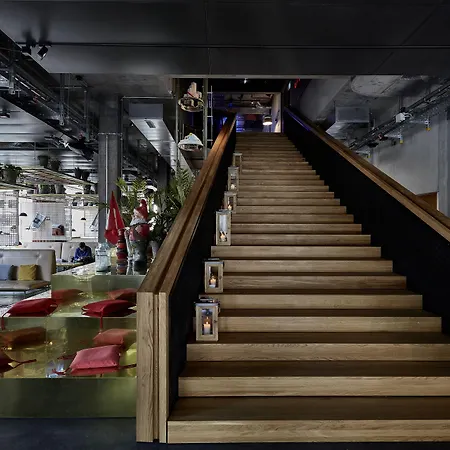 فندق 25 آورز آم هاوبتباهنهوف زيورخ